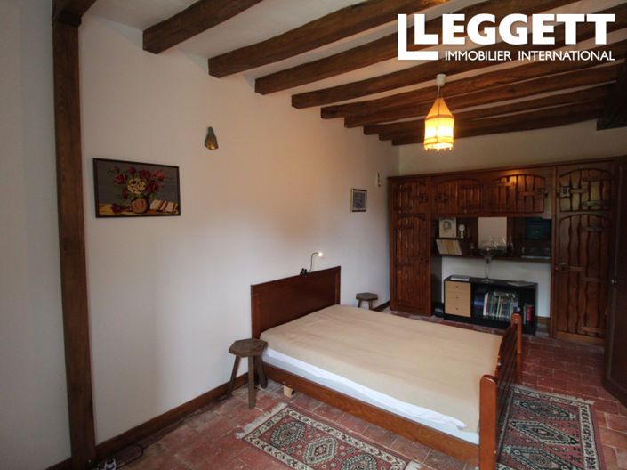 Image No.9-5 Bed House for sale