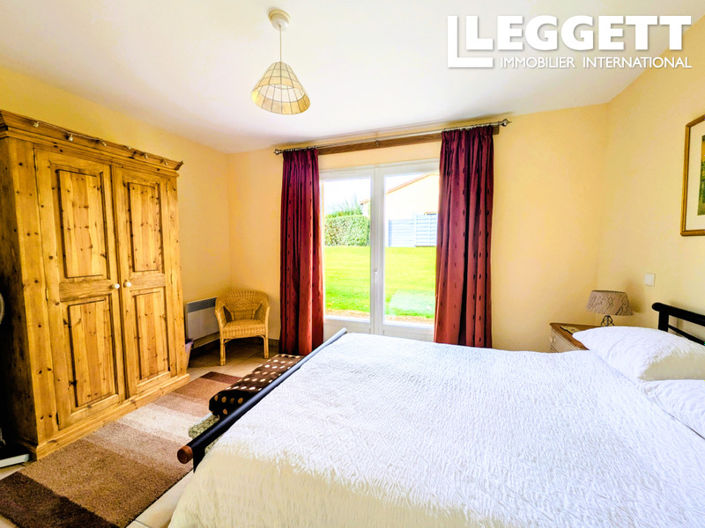 Image No.8-2 Bed House for sale