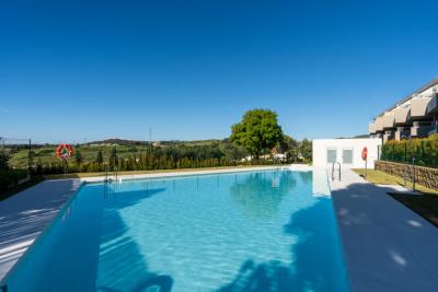 A4-2-Sunny-Golf-apartments-Estepona-pool--Abril-2025