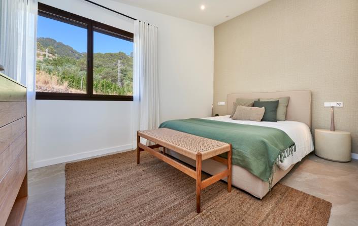 Image No.26-3 Bed Townhouse for sale