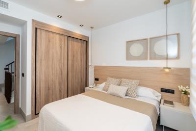 B6-4_The-Meadows-townhouses-La-Cala-Golf-bedroom_Jun-25