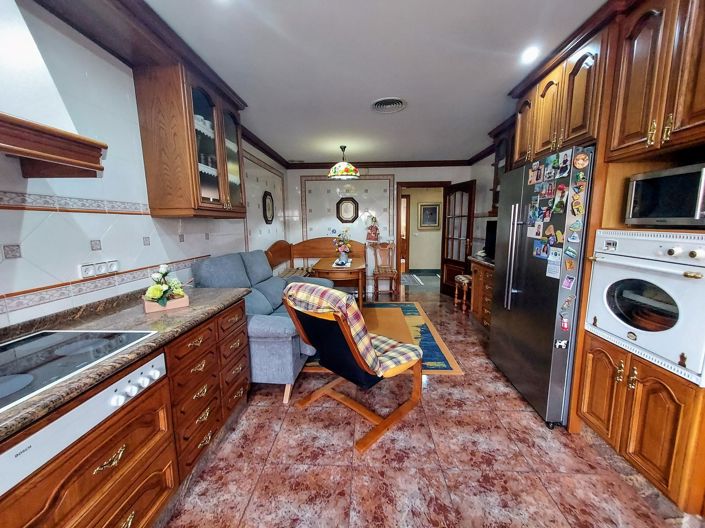 Image No.9-6 Bed Villa for sale