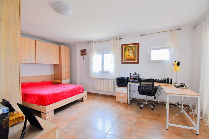 Image No.11-Villa de 4 chambres à vendre à Montroy