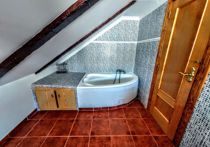 Image No.24-3 Bed Villa for sale