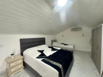 WhatsApp-Image-2025-04-17-at-10-23-01--1-