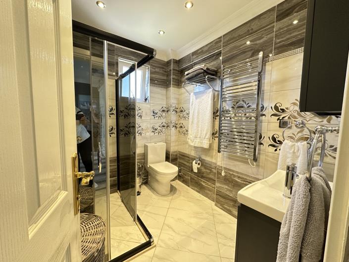 Image No.18-4 Bed Villa for sale