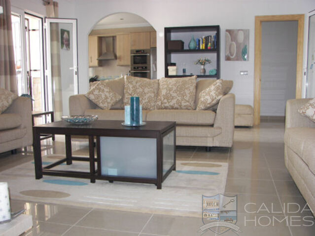 Image No.10-3 Bed Property for sale