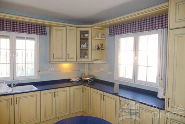 Image No.11-5 Bed Villa for sale