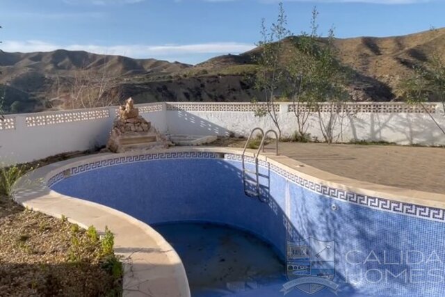 Image No.3-5 Bed Villa for sale