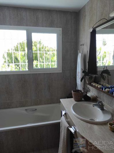 Image No.16-4 Bed Villa for sale