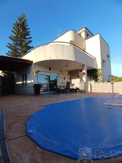 Image No.4-4 Bed Villa for sale