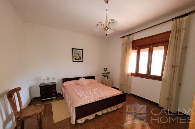 Image No.14-4 Bed Villa for sale