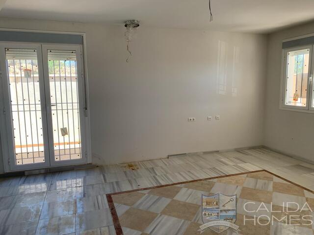 Image No.8-4 Bed Villa for sale