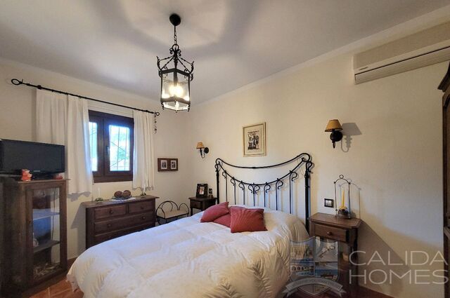 Image No.17-3 Bed Villa for sale