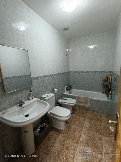 Image No.16-5 Bed Townhouse for sale