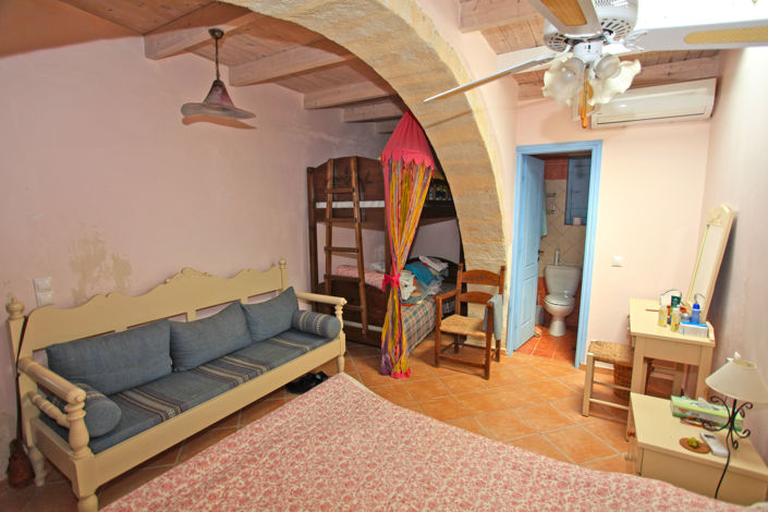 Image No.25-2 Bed Villa for sale