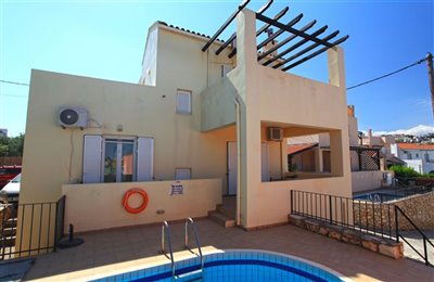 8houserear-1659435329