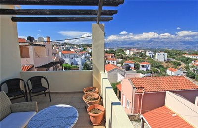 14balcony-1659435312