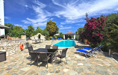 10poolarea-1685702618