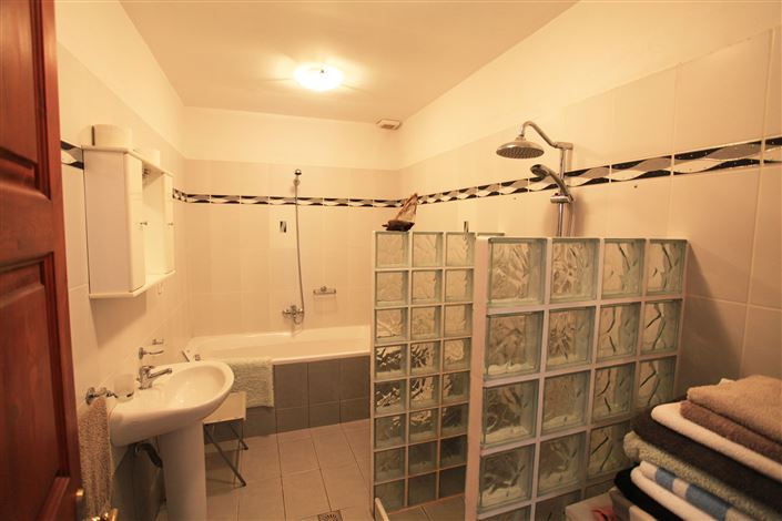 Image No.25-2 Bed Villa for sale