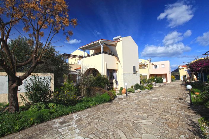 Image No.18-1 Bed Villa for sale