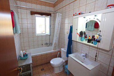 22bathroom-1737452099