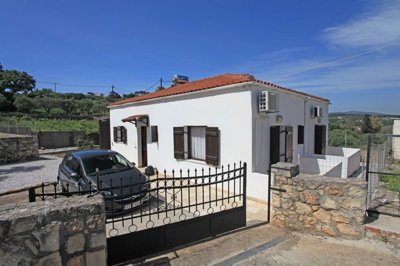 3houseentrance-1745590159