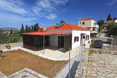 7houserear-1745590160