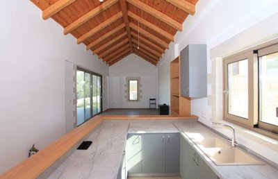 12kitchenandlivingarea2-1745915012