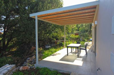 11houserearpatio2-1748341848