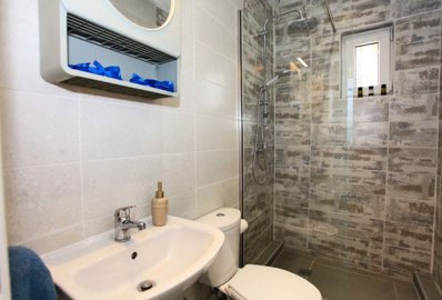 22bathroom-1748603979