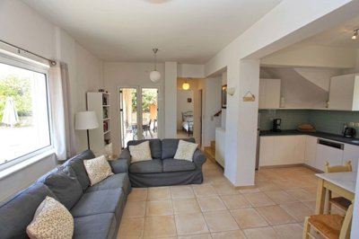 19livingarea-1748943848