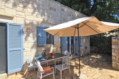 10houserear3-1749728071