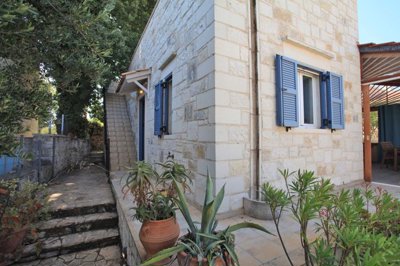 5houseside-1749728083