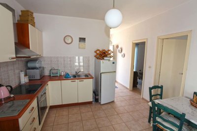 15kitchenanddiningarea-1752070285