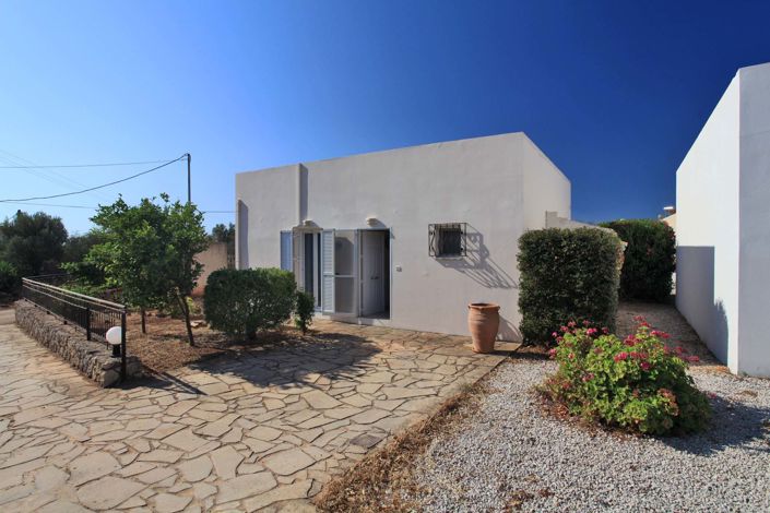 Image No.9-2 Bed Villa for sale