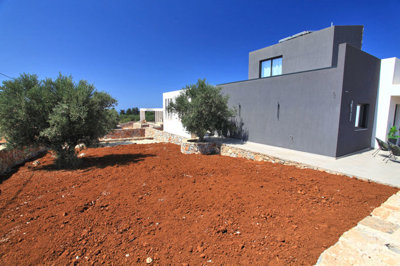 6housesideandgarden-1753267082