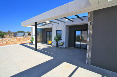 8houserear-1753267080