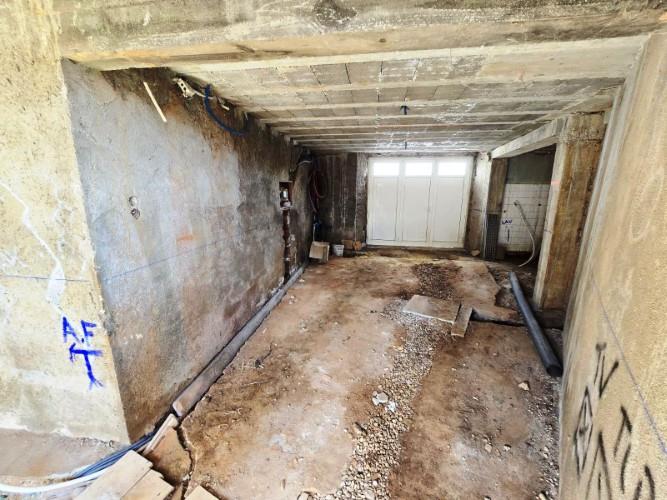 Image No.21-House for sale