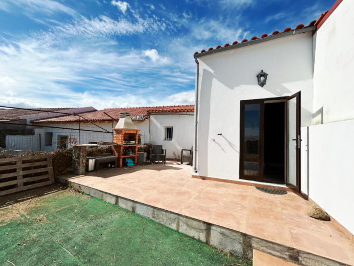 Image No.5-2 Bed Townhouse for sale