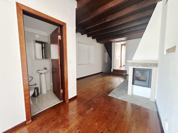 Image No.11-2 Bed Townhouse for sale