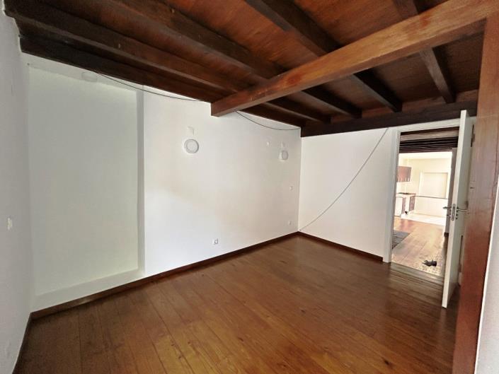 Image No.18-2 Bed Townhouse for sale