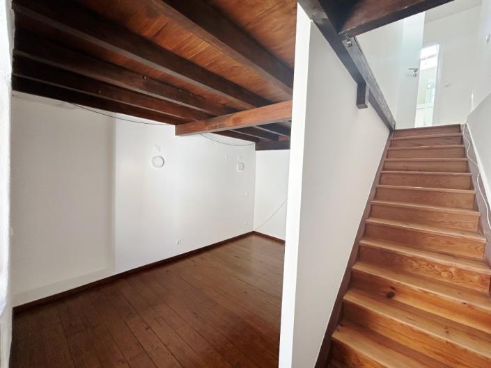 Image No.19-2 Bed Townhouse for sale