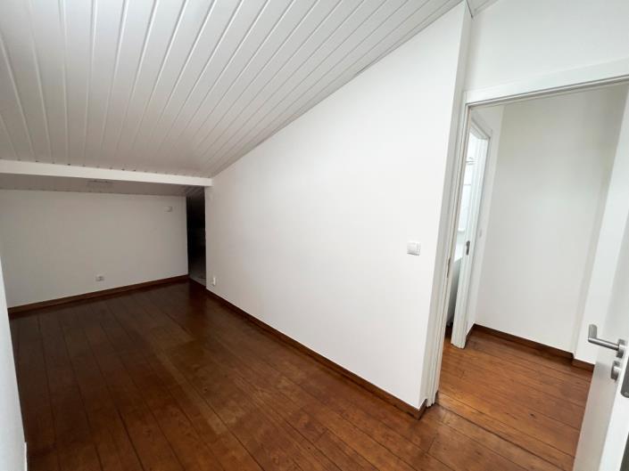 Image No.23-2 Bed Townhouse for sale