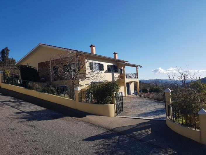 Image No.53-3 Bed Country Property for sale