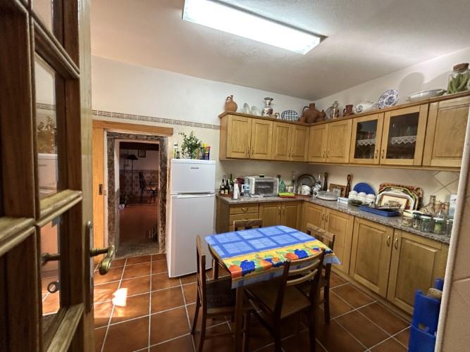 Image No.14-4 Bed House for sale