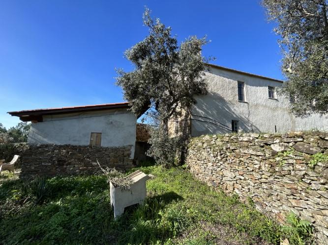 Image No.17-4 Bed Farmhouse for sale