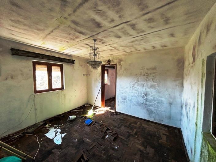 Image No.17-4 Bed Country House for sale