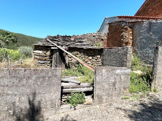 Image No.31-4 Bed Village House for sale