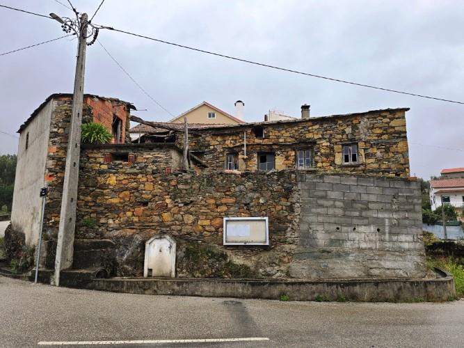 Image No.30-2 Bed Village House for sale